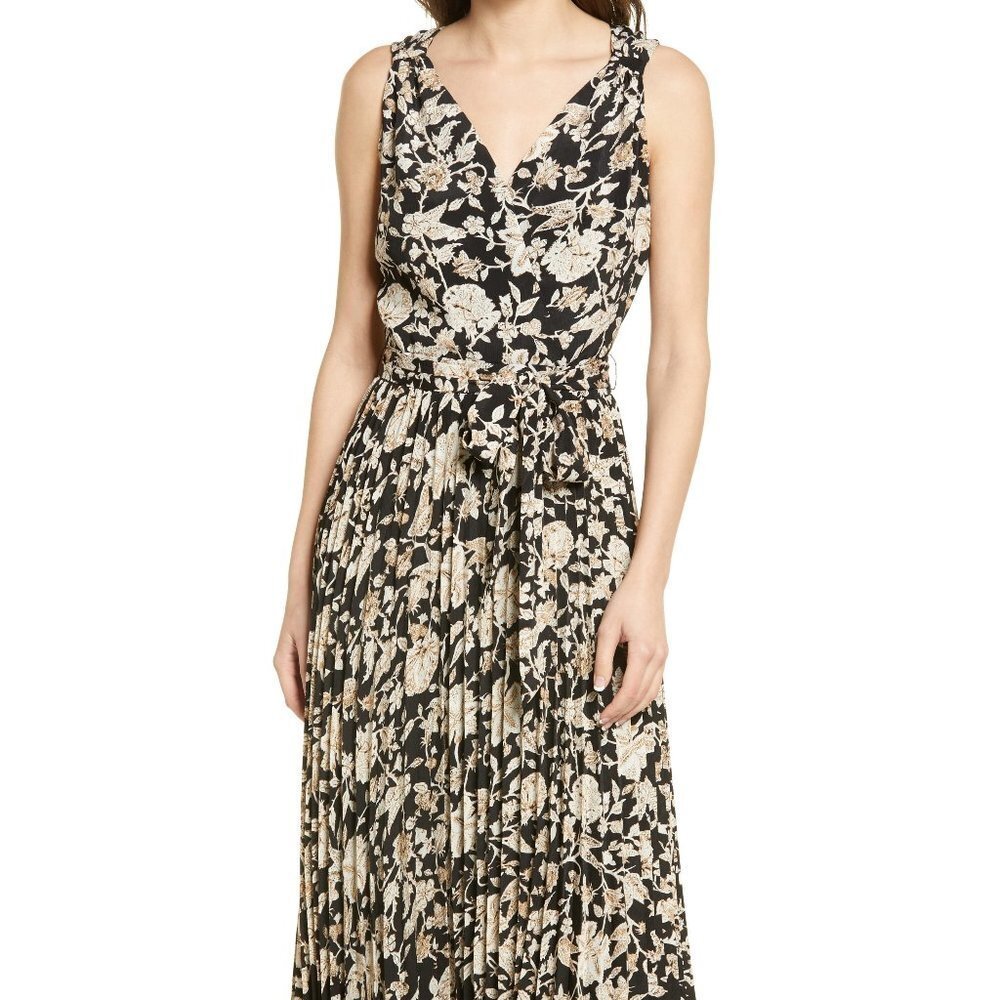 CHELSEA28 Floral Surplice Sleeveless Dress‎